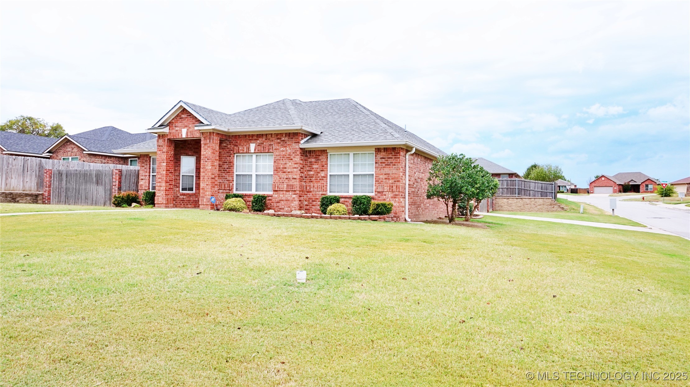 4905 Caddo Creek