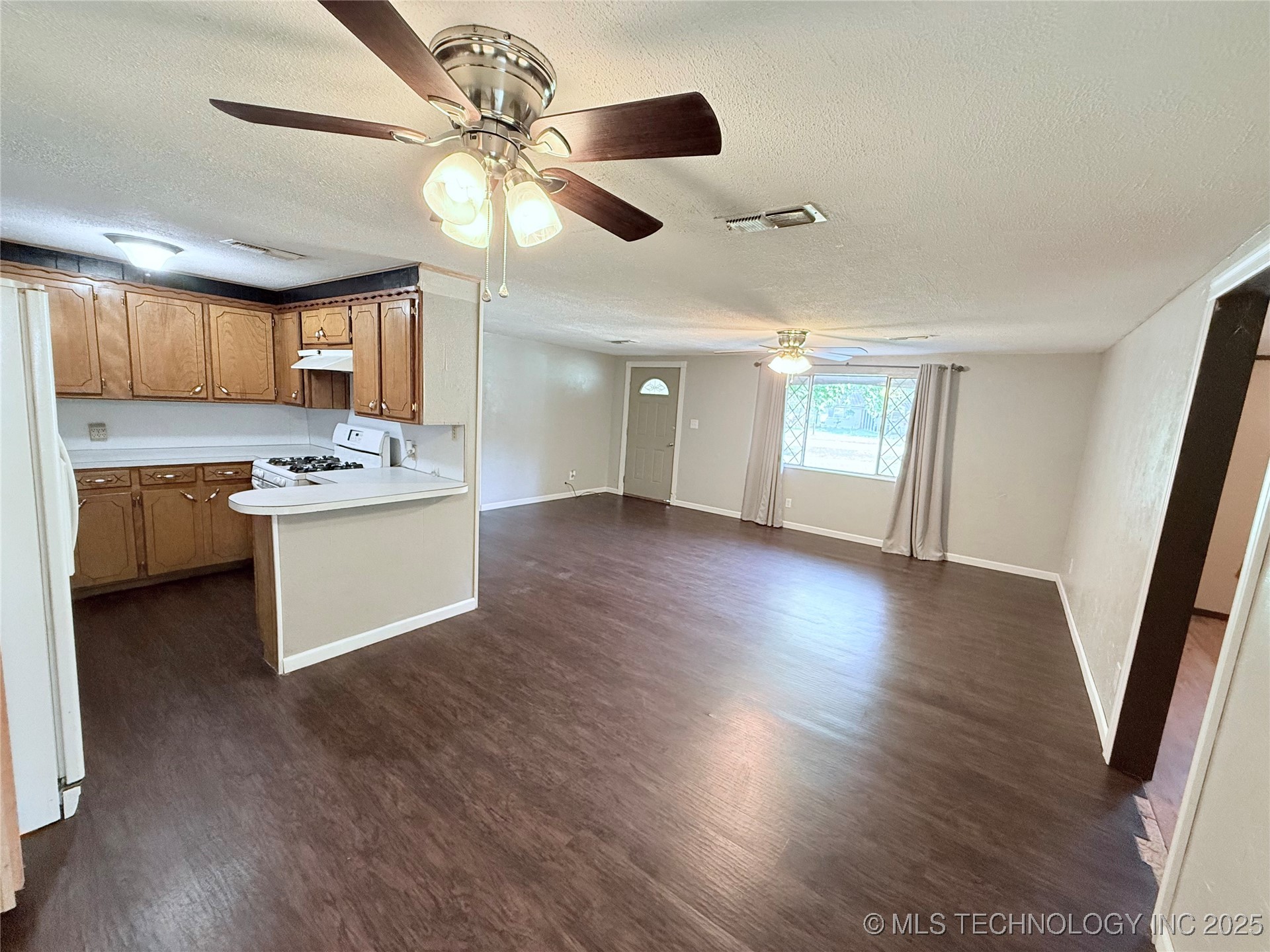 803 NW Dallas