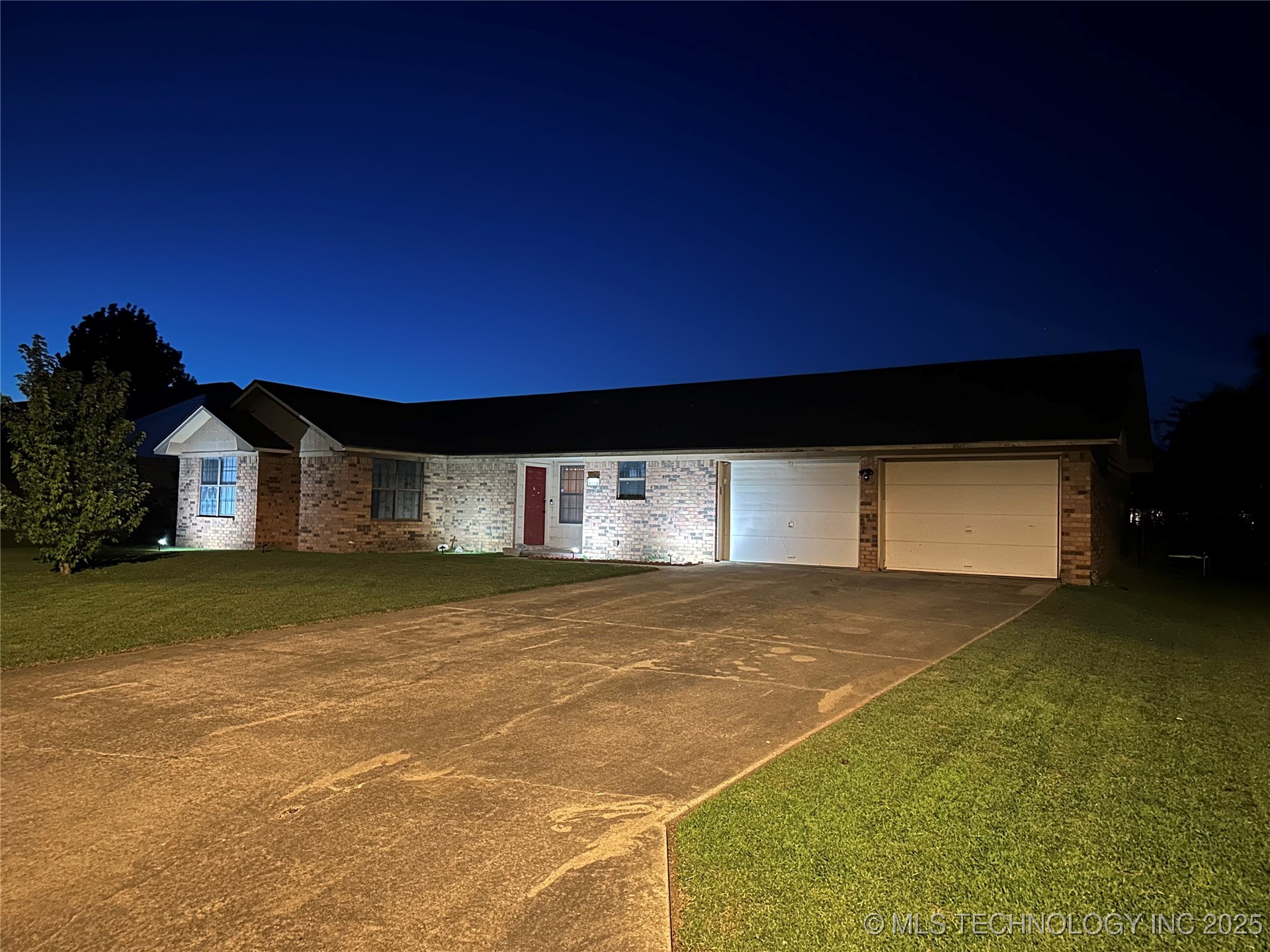 1942 Parkway Circle