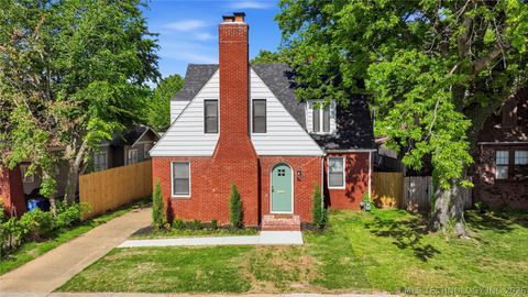 Photo of 1628 S Victor Avenue, Tulsa, OK 74104 (MLS # 2617461)
