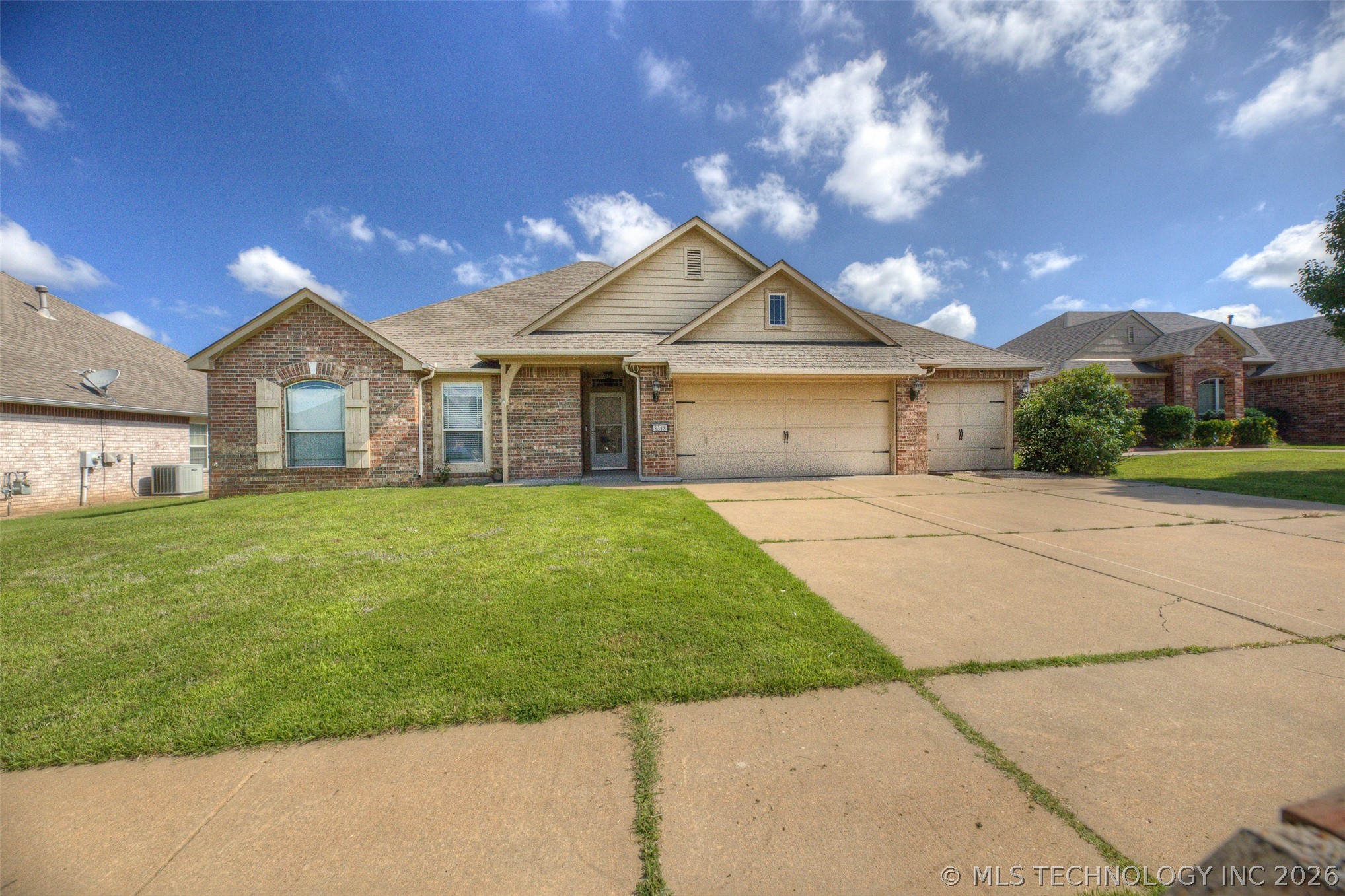 Photo 1 of 28 — 3318 E Fairmont Place, Broken Arrow, OK 74014