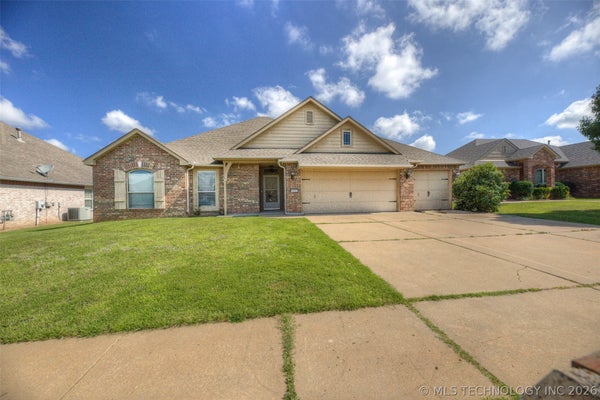 3318 E FAIRMONT PL, BROKEN ARROW, OK 74014 - Image 4b4965edbc9a05bc092fb68f7ffae5d9/1003383314