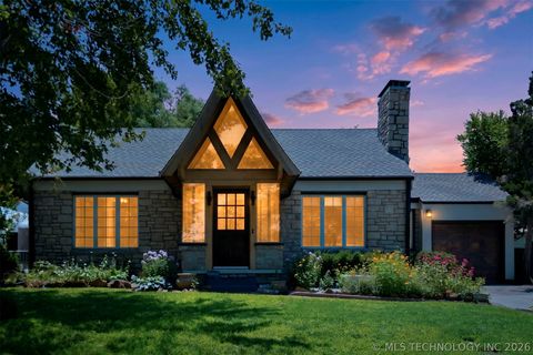 Photo of 2612 E 17th Place, Tulsa, OK 74104 (MLS # 2621730)