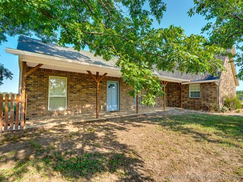 Photo of 19034 County Road 3590, Ada, OK 74820 (MLS # 2603044)