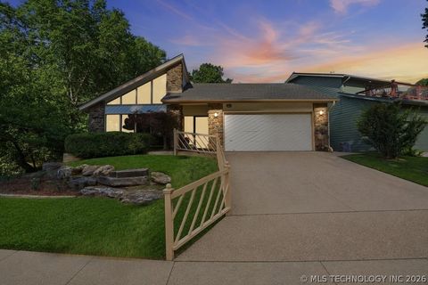 Photo of 9720 S Maplewood Avenue, Tulsa, OK 74137 (MLS # 2616956)