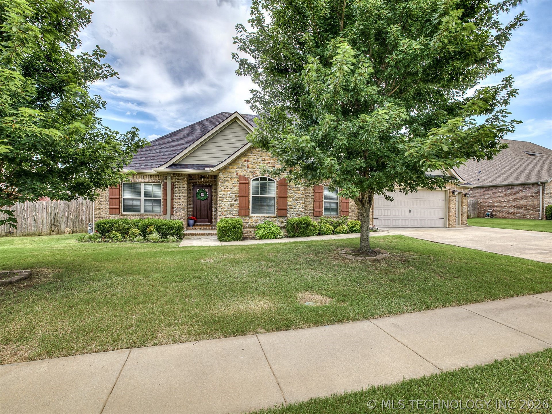 Photo 1 of 55 — 5507 Nottingham Place, Bartlesville, OK 74006