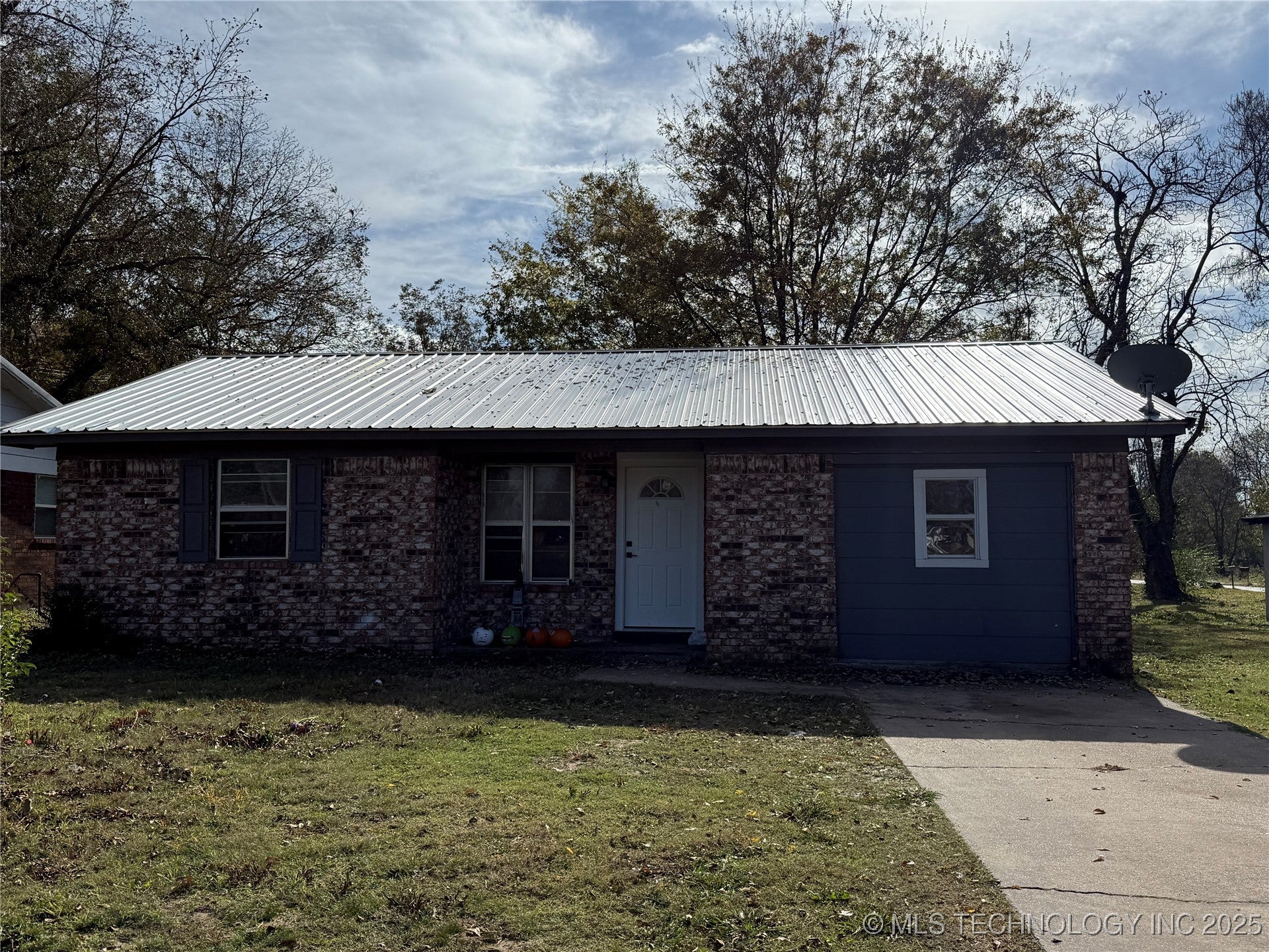 Photo 1 of 10 — 404 F Street, Stigler, OK 74462