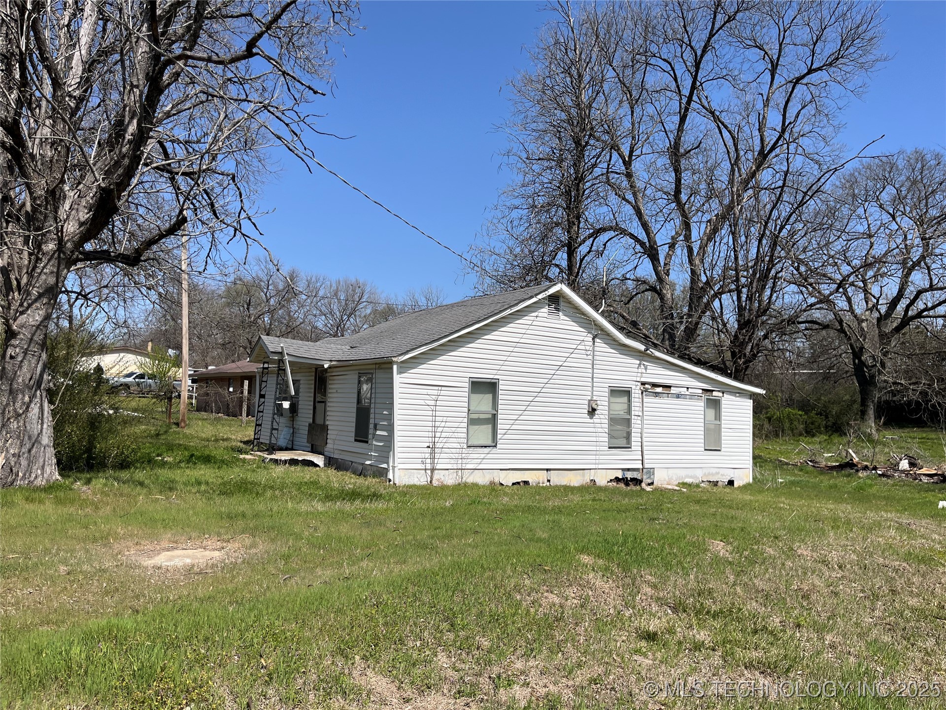 108 N Brackett