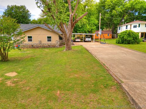 Photo of 2308 S 63rd WestAvenue, Tulsa, OK 74107 (MLS # 2617061)