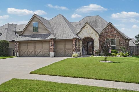 Photo of 306 W 127th Place S, Jenks, OK 74037 (MLS # 2624735)