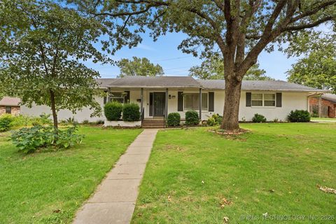 Photo of 926 Sandstone Drive, Bartlesville, OK 74006 (MLS # 2602656)