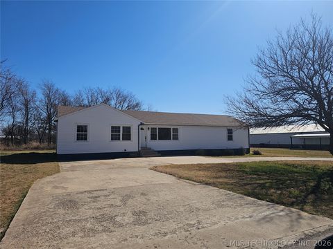 Photo of 19271 S 4079 Road, Claremore, OK 74019 (MLS # 2607960)
