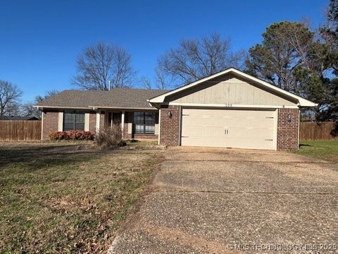 Photo of 108 Lynn Road, Arkoma, OK 74901 (MLS # 2603088)