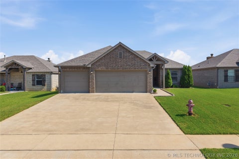 Photo of 26795 E 143rd Street S, Coweta, OK 74429 (MLS # 2624716)