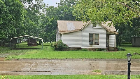 Photo of 2613 N 4th ST, McAlester, OK 74501 (MLS # 2622739)