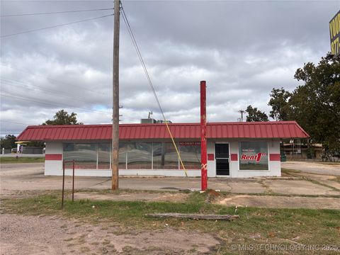 601 S 1st Madill OK 73446