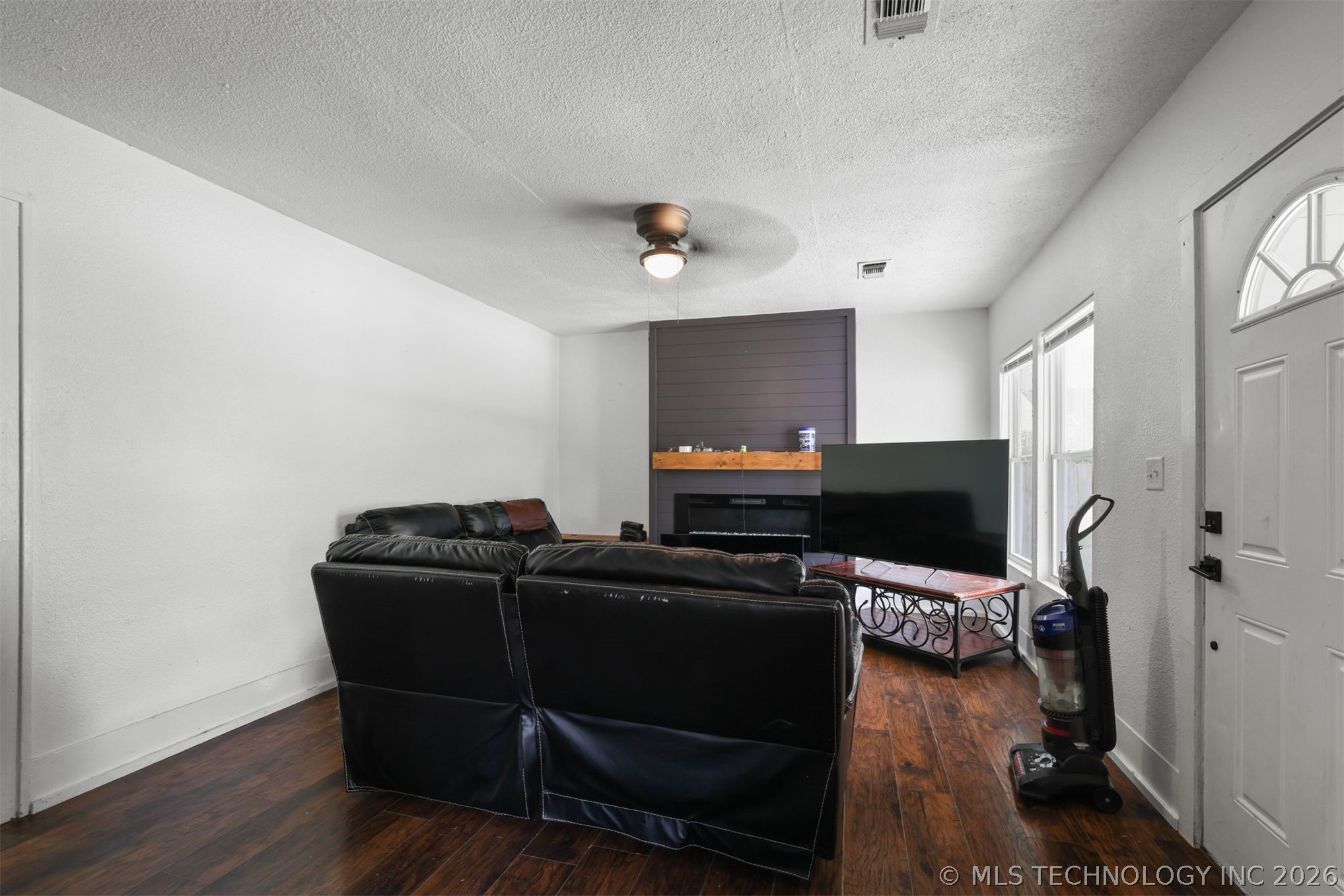 1320 N 4th Avenue