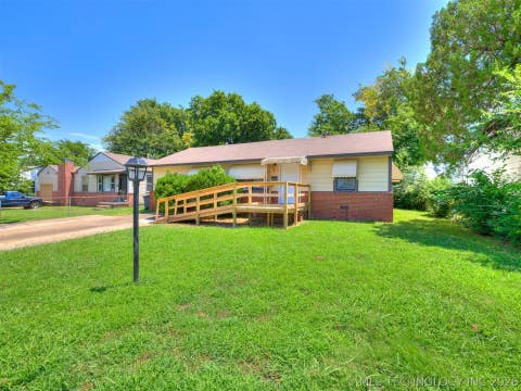 Photo of 823 N Darlington Avenue, Tulsa, OK 74115 (MLS # 2625433)