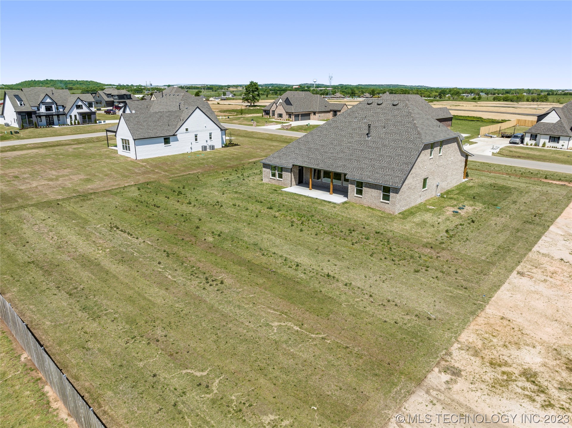 Photo 5 of 50 of 102 W 166th Place S house