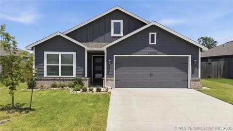 Photo of 13209 E 125th Street, Collinsville, OK 74021 (MLS # 2625232)