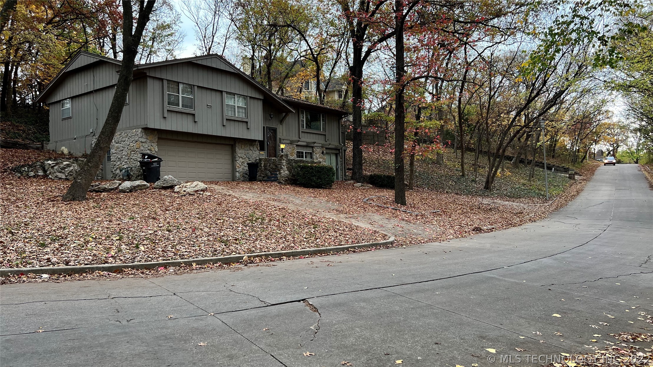Photo 4 of 45 of 1800 Polaris Drive house