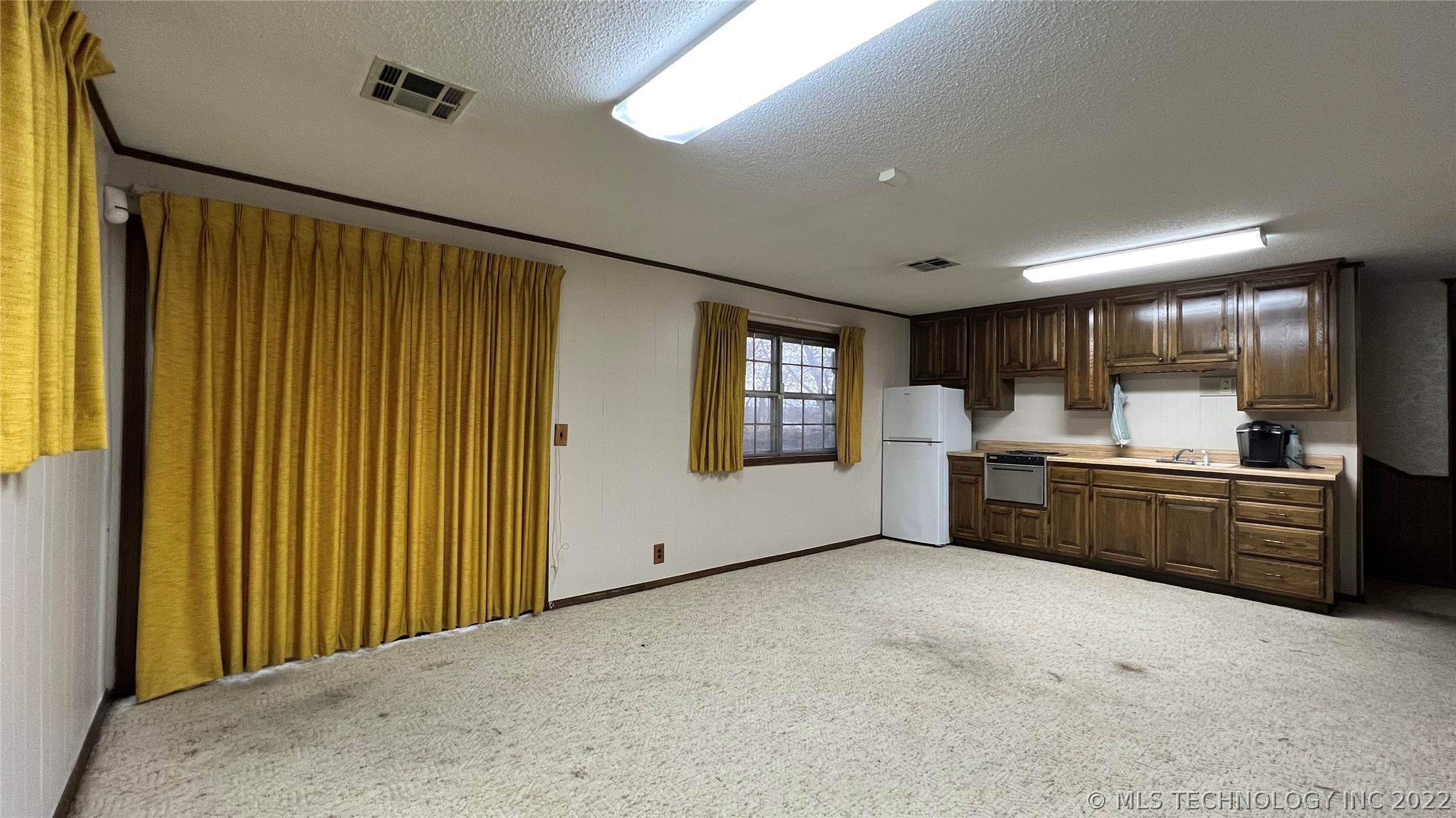 Photo 10 of 45 of 1800 Polaris Drive house