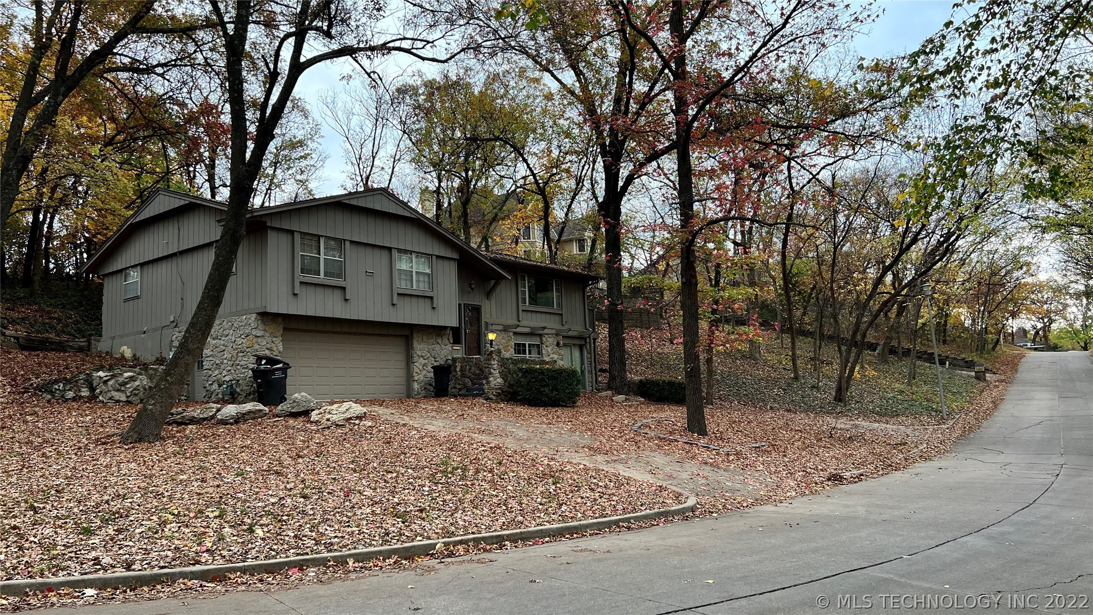 Photo 6 of 45 of 1800 Polaris Drive house