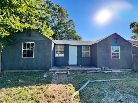 Photo of 1604 Walnut Street, Muskogee, OK 74403 (MLS # 2637074)