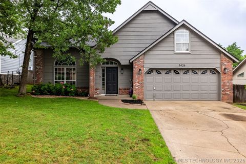 Photo of 3426 S 76th WestAvenue, Tulsa, OK 74107 (MLS # 2618172)