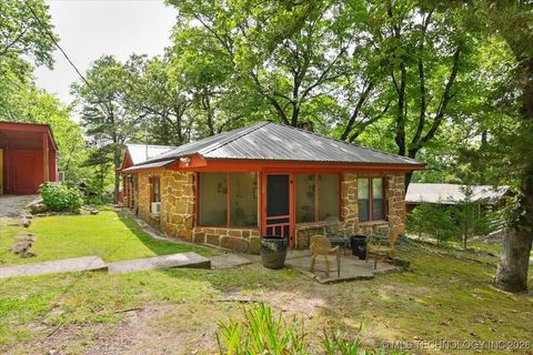 Photo of 58 Oak Street, Locust Grove, OK 74352 (MLS # 2603056)