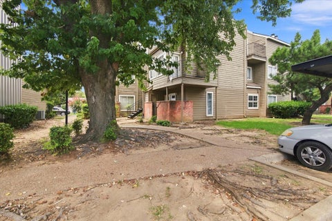 Photo of 6639 S Victor Avenue #G208, Tulsa, OK 74136 (MLS # 2633009)