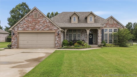 Photo of 156 E Golden Rod Street, Skiatook, OK 74070 (MLS # 2625364)