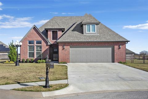 Photo of 11353 S 281st EastPlace, Coweta, OK 74429 (MLS # 2547680)