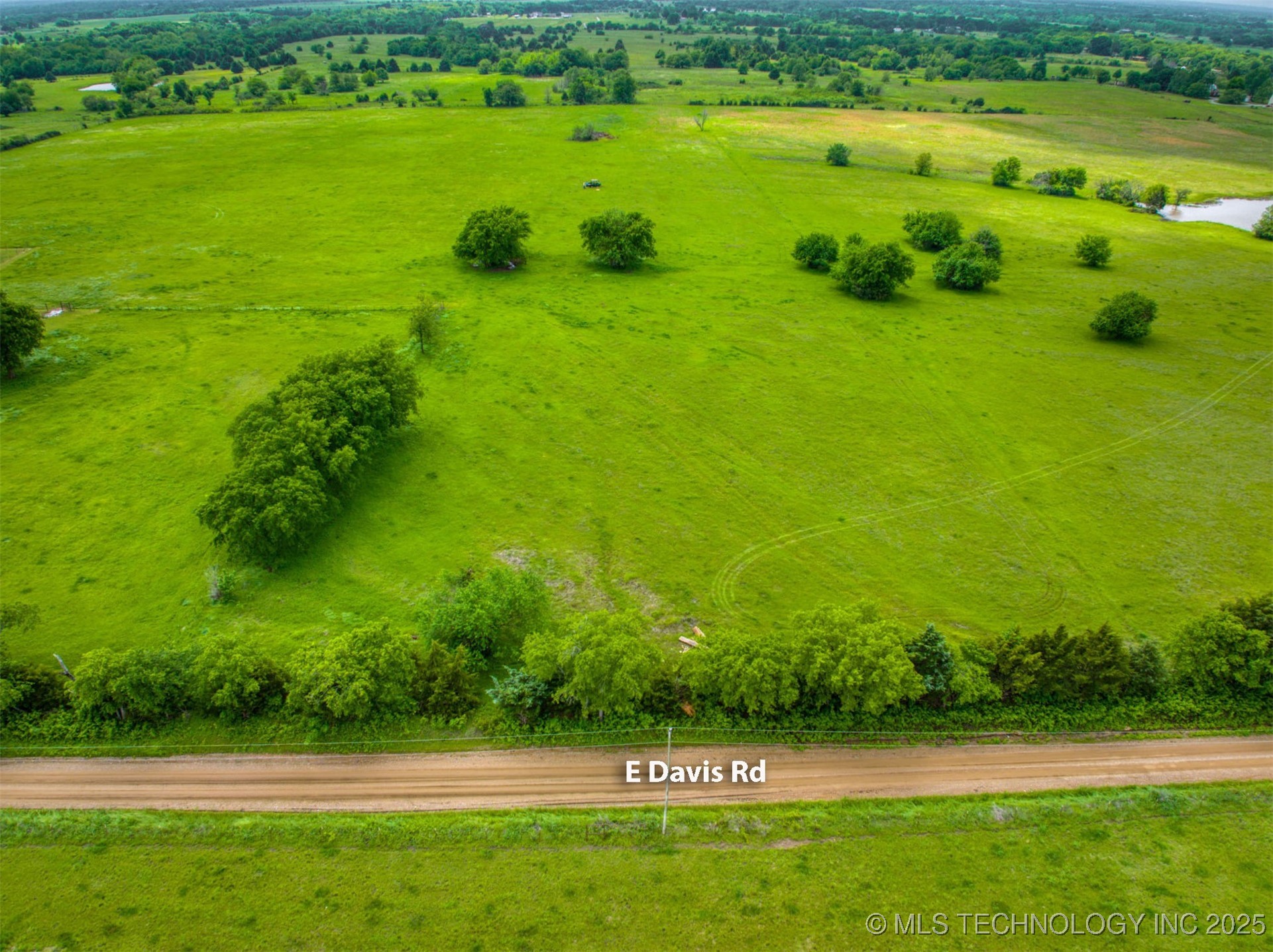 00 E Davis Road