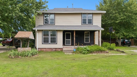 Photo of 809 S Park Street, Sapulpa, OK 74066 (MLS # 2621141)