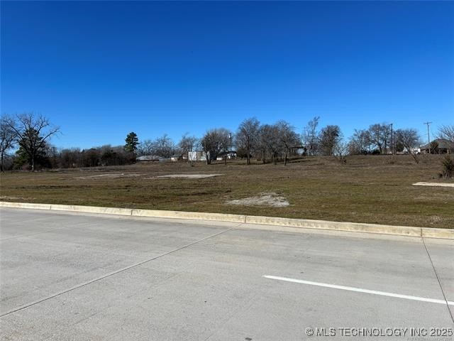 814 S Service Road