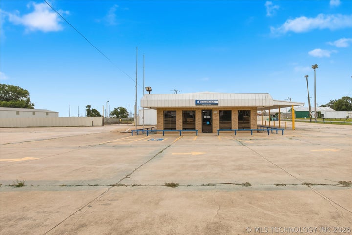 Photo 1 of 24 — 1300 N Broadway, Ada, OK 74820