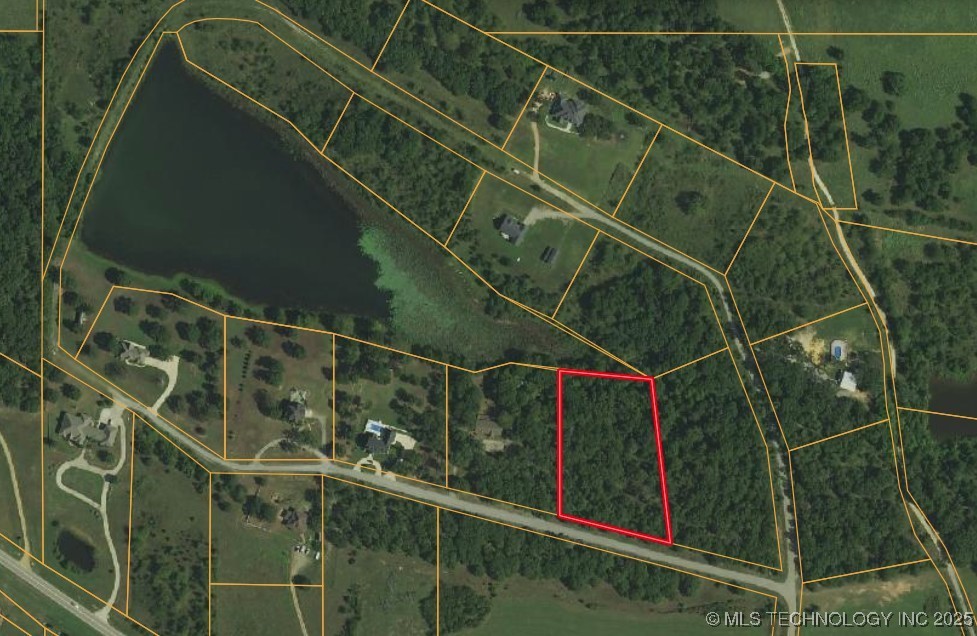00 Lakeside Circle