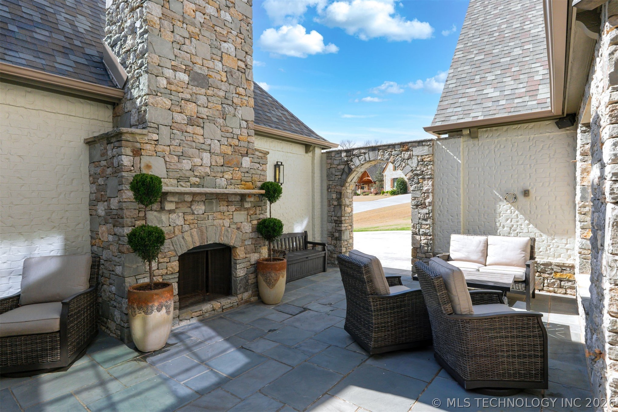 Jenks, Oklahoma, 74037, United States, 5 Bedrooms Bedrooms, ,7 BathroomsBathrooms,Residential,Active,2027056