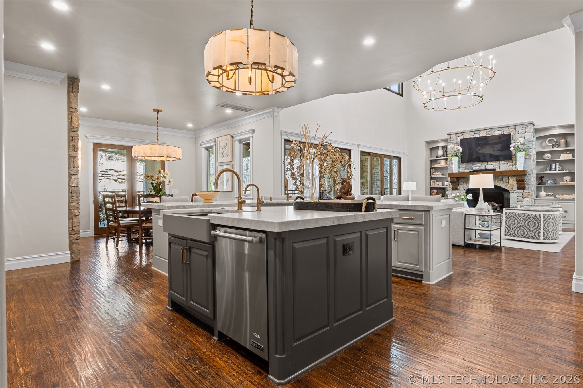 Jenks, Oklahoma, 74037, United States, 5 Bedrooms Bedrooms, ,7 BathroomsBathrooms,Residential,Active,2027056