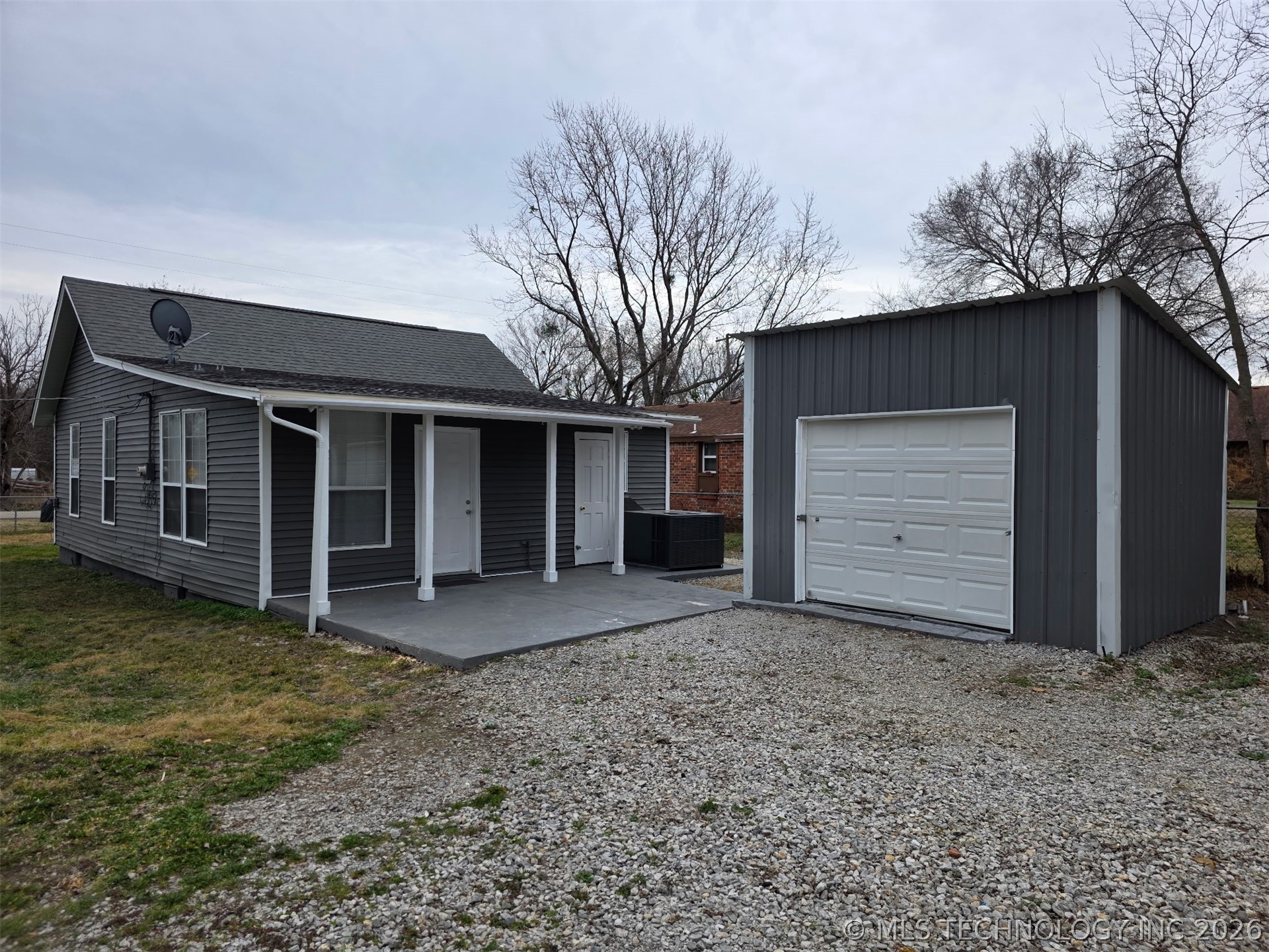 Photo 1 of 16 — 215 S Main Street, Vera, OK 74082
