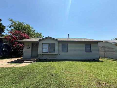 Photo of 6313 N Main Street, Tulsa, OK 74126 (MLS # 2623225)