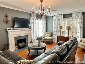 1124 W Elm