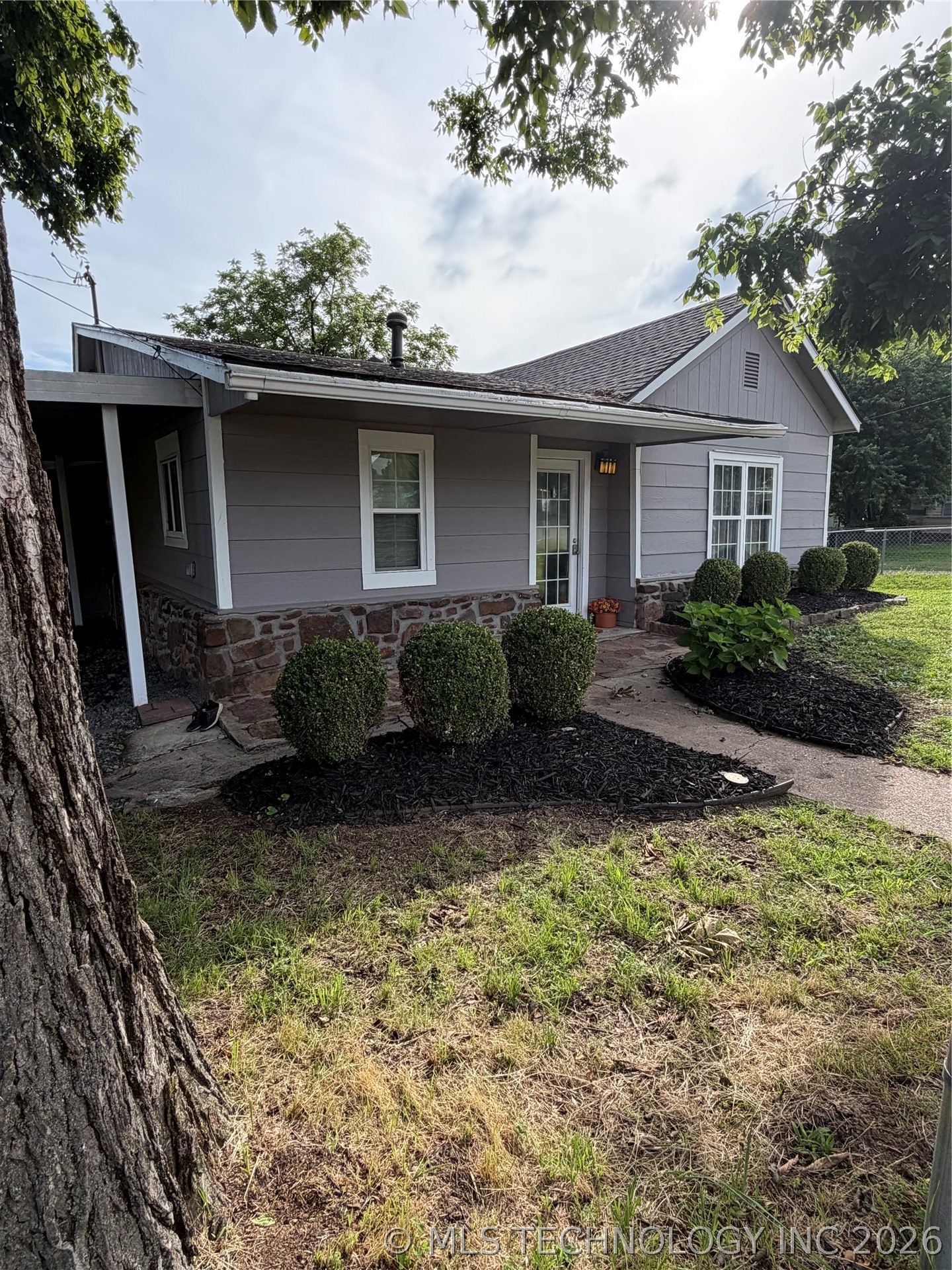 Photo 1 of 41 — 223 N Lee Street, Fort Gibson, OK 74434