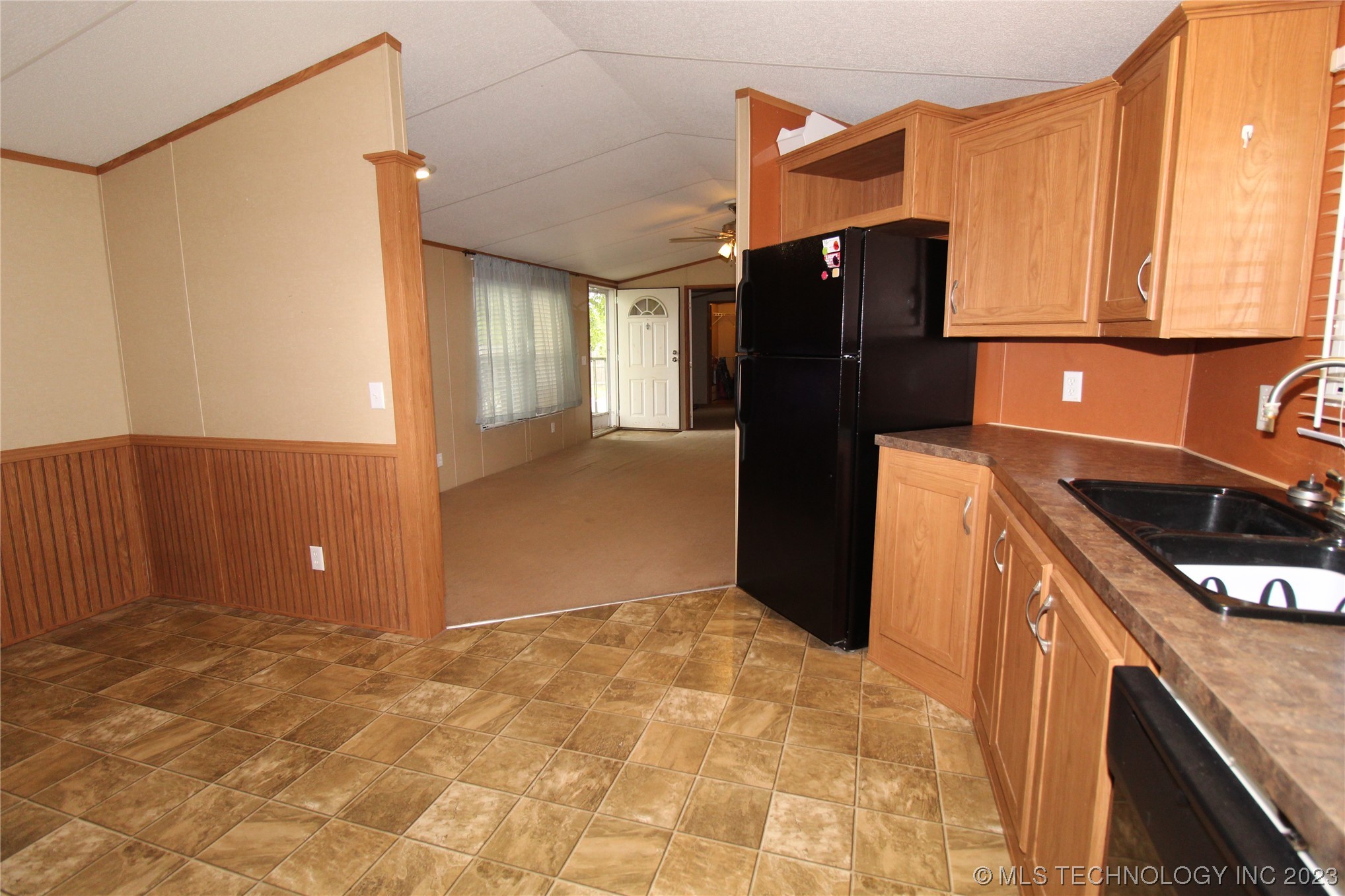 Photo 14 of 31 of 150 Raintree Lane mobile home