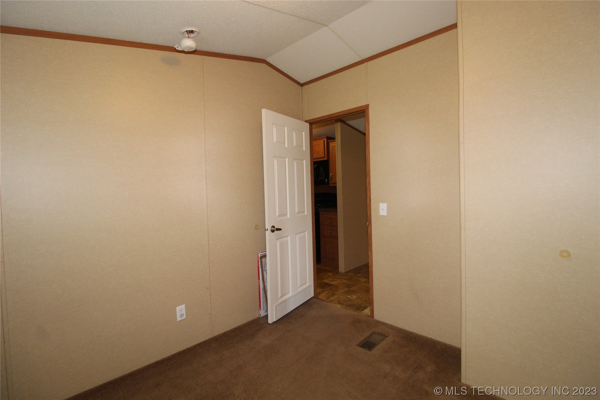 Photo 9 of 31 of 150 Raintree Lane mobile home