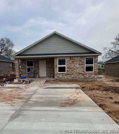 605 E Wolf Street Madill OK 73446