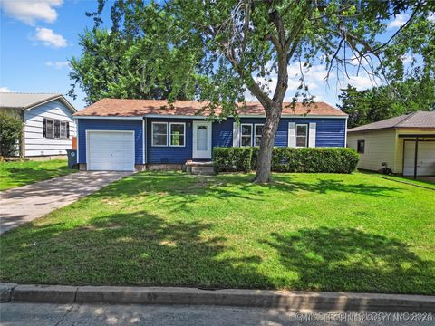 Photo of 3727 W 45th Street, Tulsa, OK 74107 (MLS # 2625662)