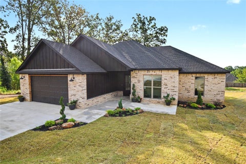 Photo of 685 Woodlands Drive, Tahlequah, OK 74464 (MLS # 2617784)