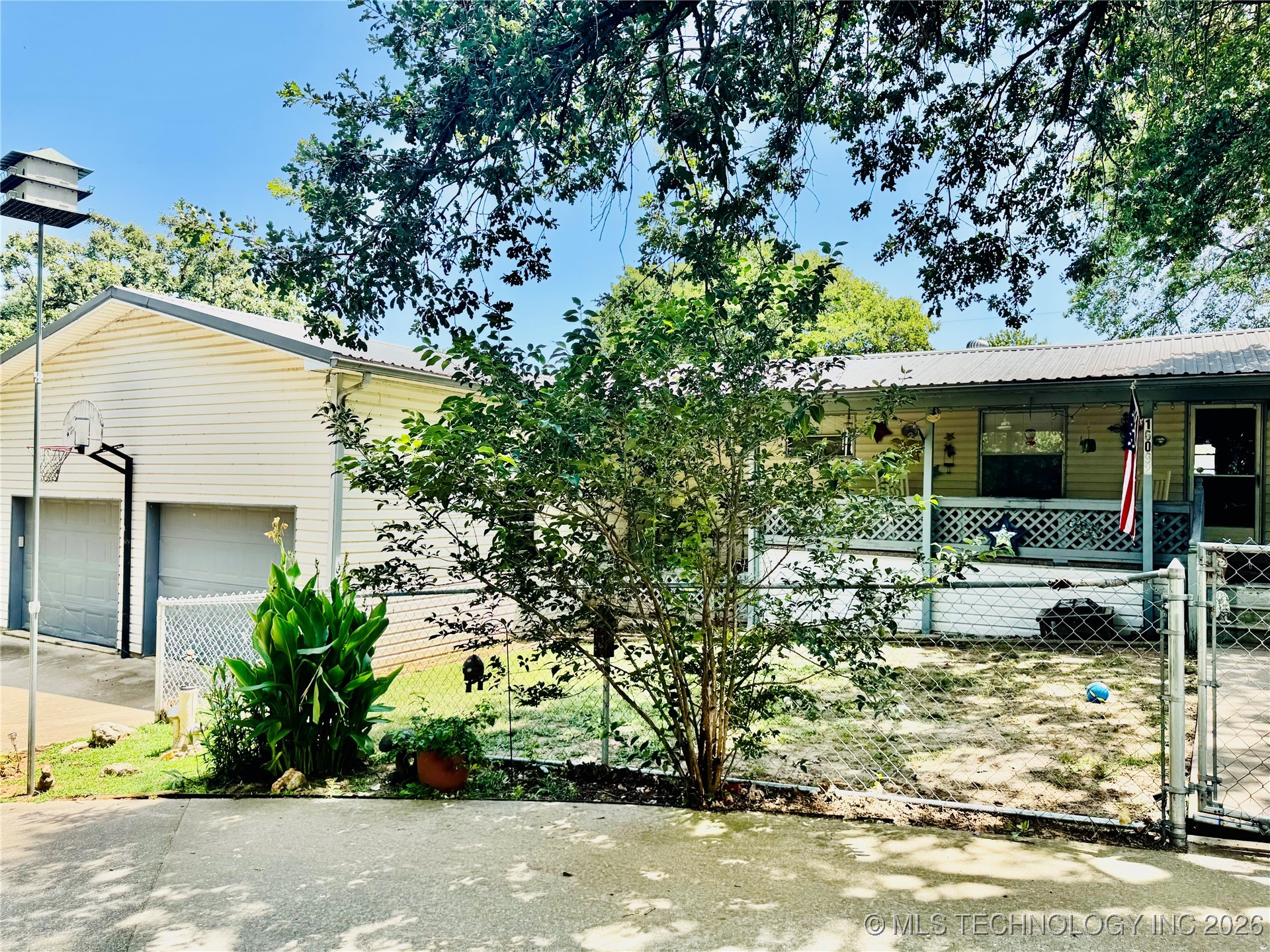 Front yard & garage entrance